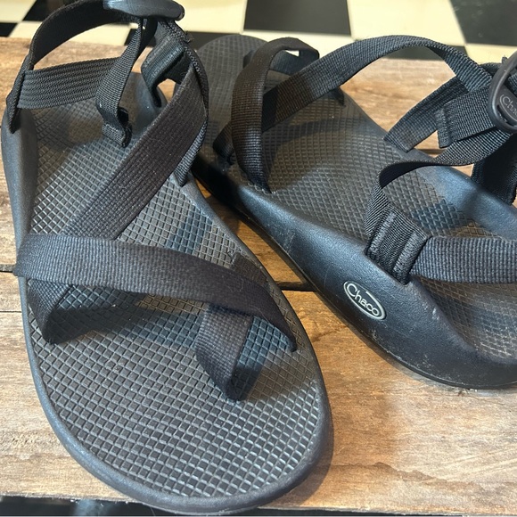 Men’s Chaco Vibram Sandals - Picture 2 of 5